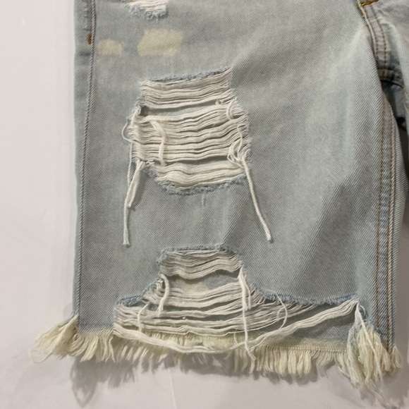 Joe's Jeans NWT The Finn Distressed Bermuda Collectors Edition Shorts Size 27 - Picture 9 of 14